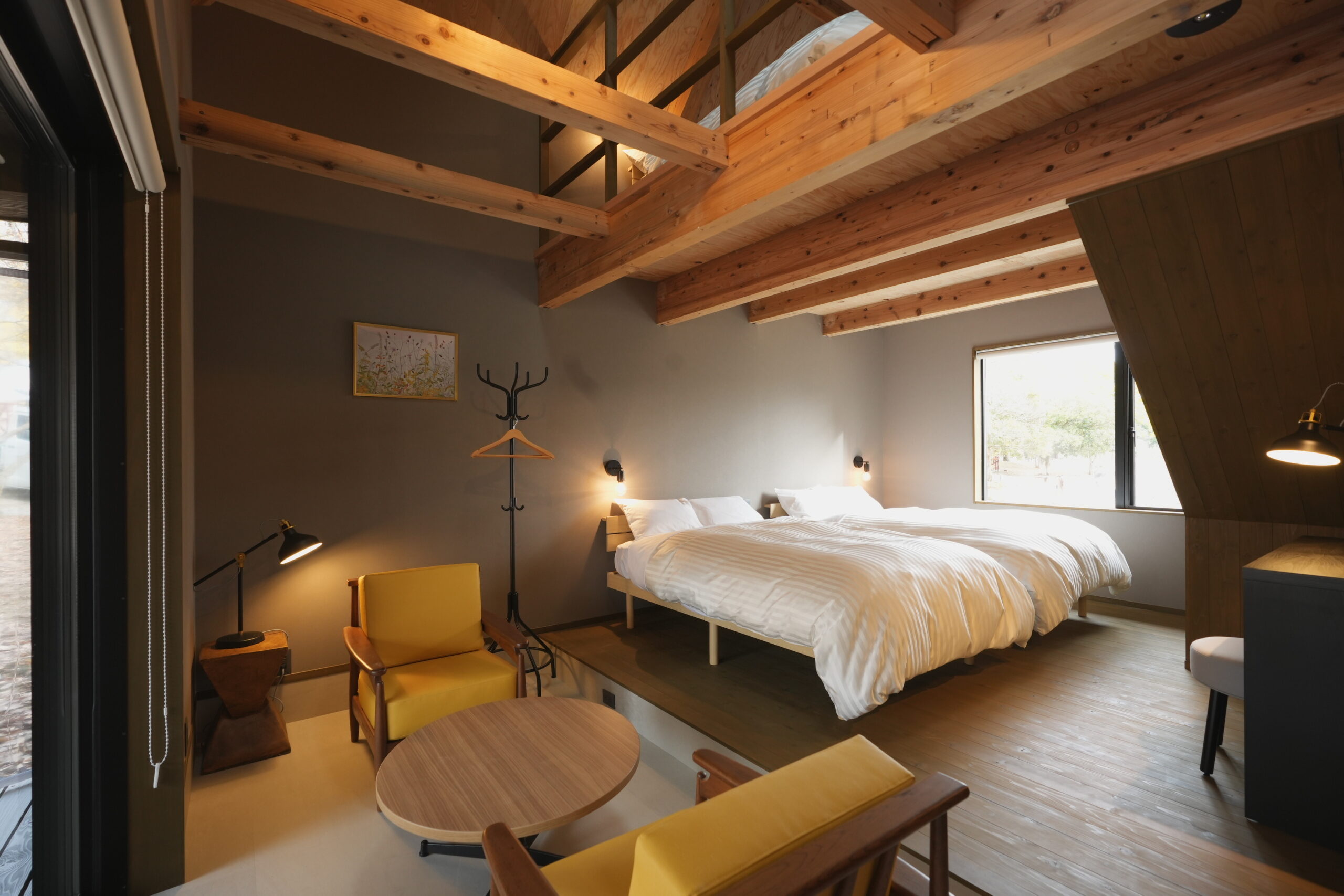 別荘を訪れたような特別感、快適さのあるコテージ